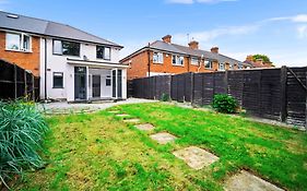 Stylish 3 Bedroom Home Away From Home